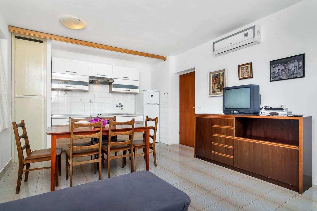 Apartmani Cico Gdinj 외부 사진