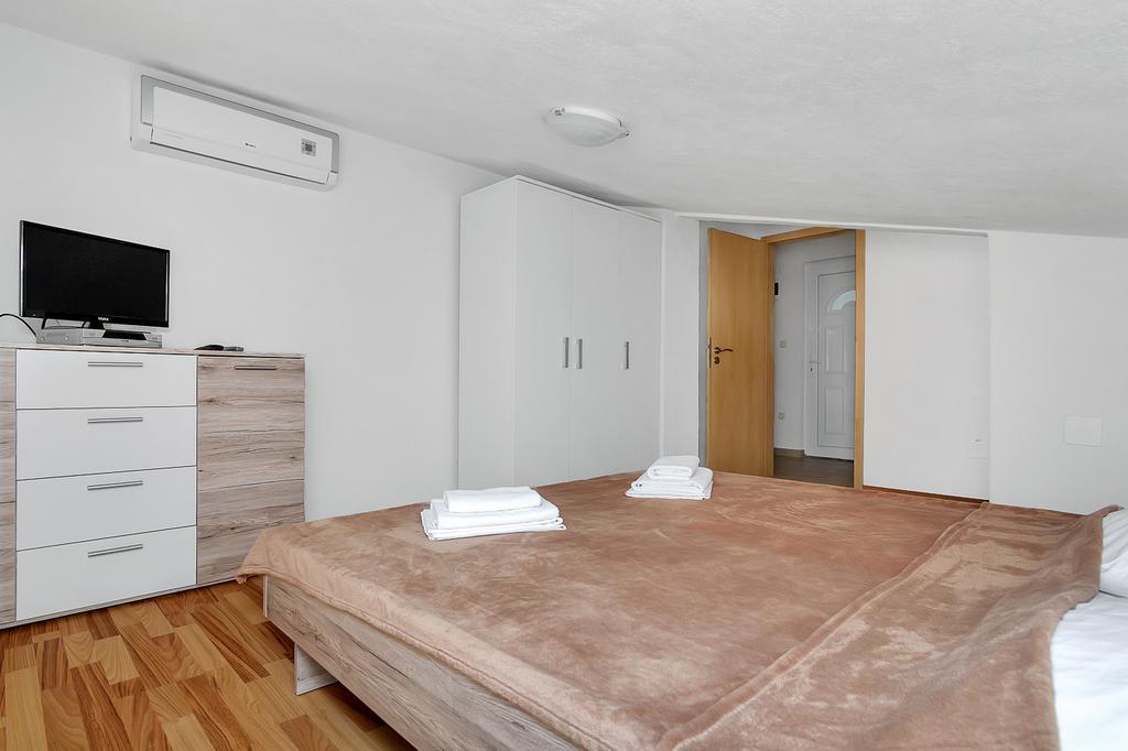Apartmani Cico Gdinj 외부 사진