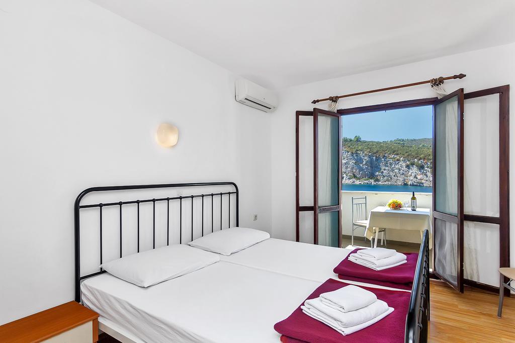 Apartmani Cico Gdinj 외부 사진